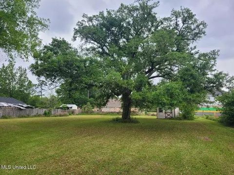 9492 Pringle Ave, D'iberville, MS 39540