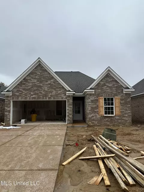 259 Flower Garden Dr, Southaven, MS 38671