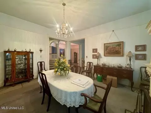 Dining - 206 Linton Ave, Natchez, MS 39120 photo 1 of 4