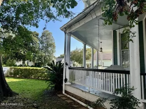Exterior - 206 Linton Ave, Natchez, MS 39120 photo 5 of 8