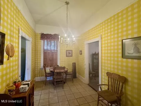 Dining - 206 Linton Ave, Natchez, MS 39120 photo 4 of 4