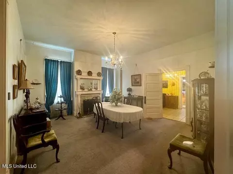 Dining - 206 Linton Ave, Natchez, MS 39120 photo 3 of 4