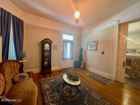 Entry Way - 206 Linton Ave, Natchez, MS 39120 photo 2 of 7