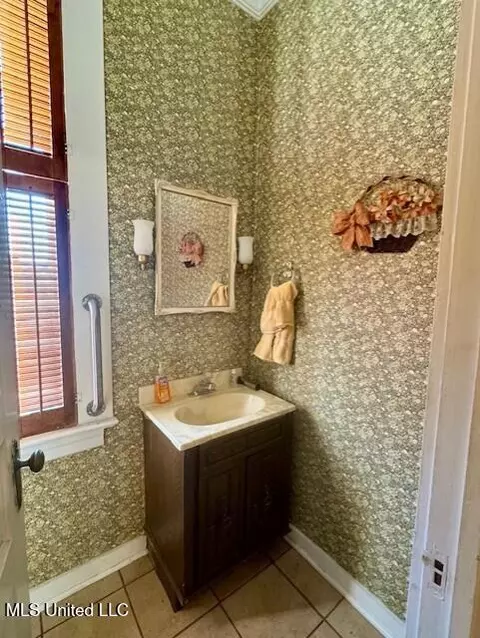 Bath - 206 Linton Ave, Natchez, MS 39120 photo 1 of 3