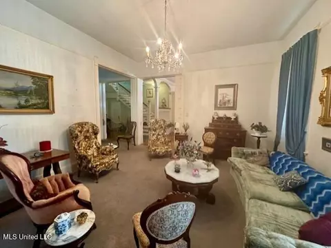 Living - 206 Linton Ave, Natchez, MS 39120 photo 3 of 3