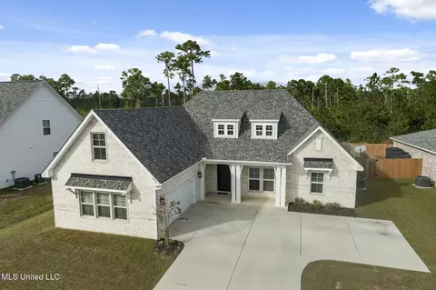 6836 Enclave Ln, Ocean Springs, MS 39564