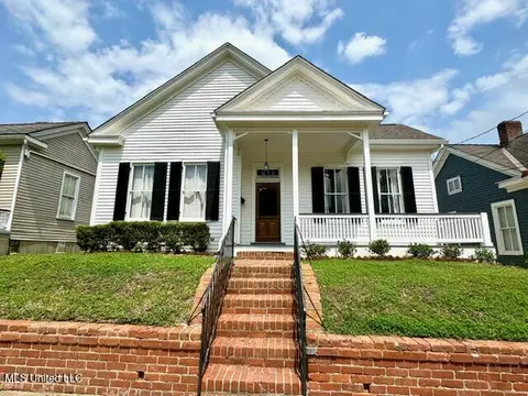 821 Washington St, Natchez, MS 39120
