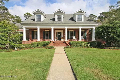 4033 Dunsinane Ave, Ocean Springs, MS 39564