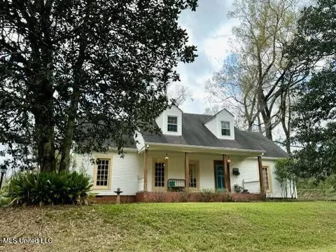 201 Dana Rd, Natchez, MS 39120 photo 1