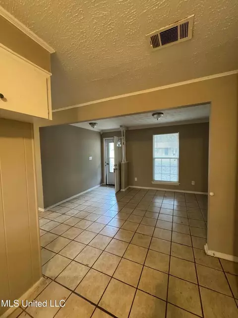 105 E Woodcrest Dr, Jackson, MS 39212 photo 8