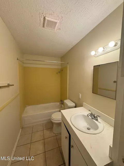 105 E Woodcrest Dr, Jackson, MS 39212 photo 15