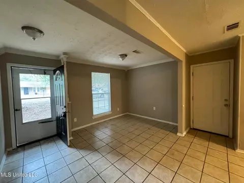 105 E Woodcrest Dr, Jackson, MS 39212 photo 5