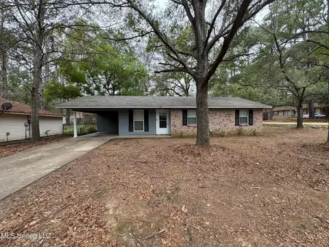 105 E Woodcrest Dr, Jackson, MS 39212