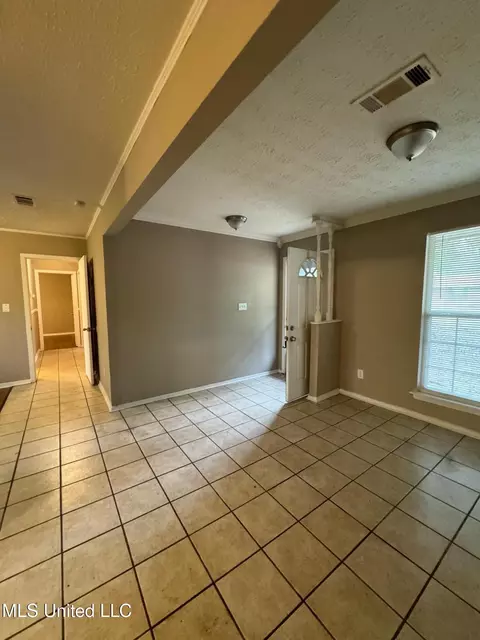 105 E Woodcrest Dr, Jackson, MS 39212 photo 9