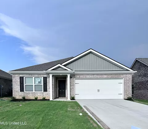 49 Pine St, Byhalia, MS 38611