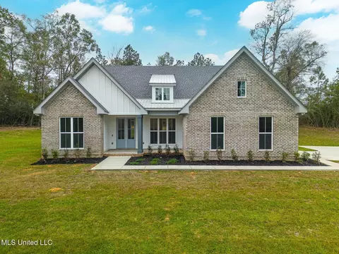 9 Stone Forest Trl, Mchenry, MS 39561