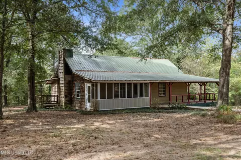 128 Don Pilkington Rd, Lucedale, MS 39452