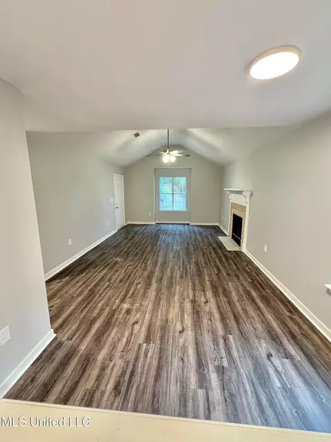 Living - 220 Falcon Cv, Brandon, MS 39047 photo 4 of 4