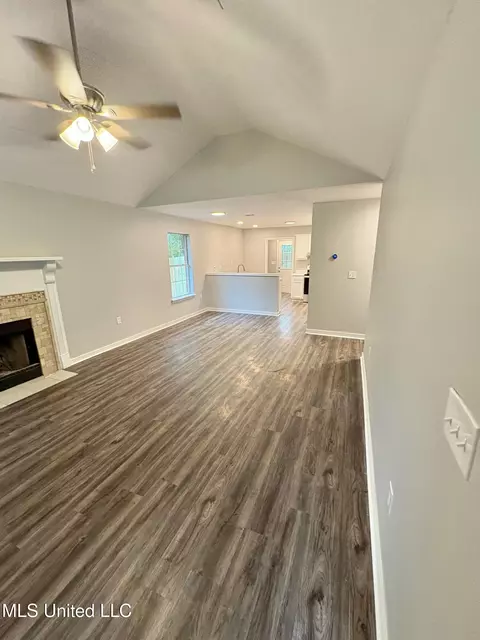 Living - 220 Falcon Cv, Brandon, MS 39047 photo 1 of 4