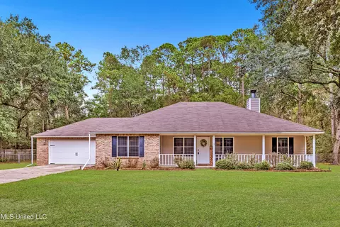 1400 Ash St, Ocean Springs, MS 39564