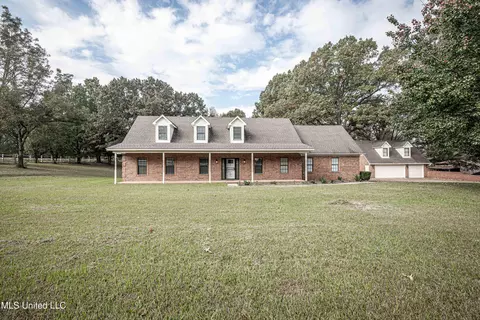 3241 N Robertson Rd, Nesbit, MS 38651