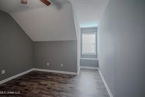 Bedroom - 3241 N Robertson Rd, Nesbit, MS 38651 photo 2 of 4