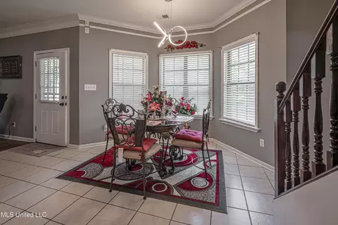 Dining - 3241 N Robertson Rd, Nesbit, MS 38651 photo 3 of 3
