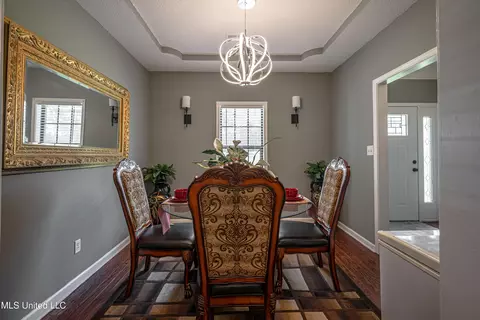 Dining - 3241 N Robertson Rd, Nesbit, MS 38651 photo 2 of 3