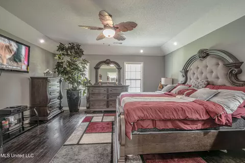 Bedroom - 3241 N Robertson Rd, Nesbit, MS 38651 photo 1 of 4