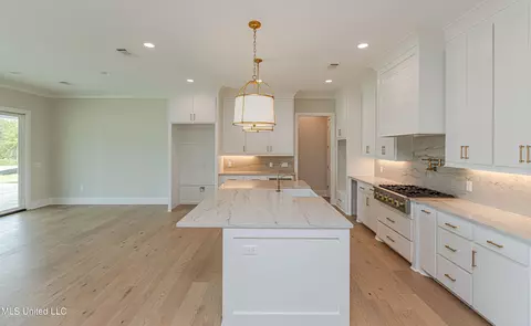 Kitchen - 104 Parson Pl, Madison, MS 39110 photo 6 of 6