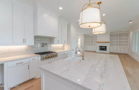 Kitchen - 104 Parson Pl, Madison, MS 39110 photo 5 of 6