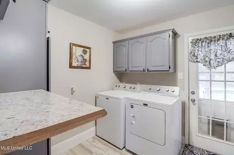 726 W Central Ave, Wiggins, MS 39577 photo 11