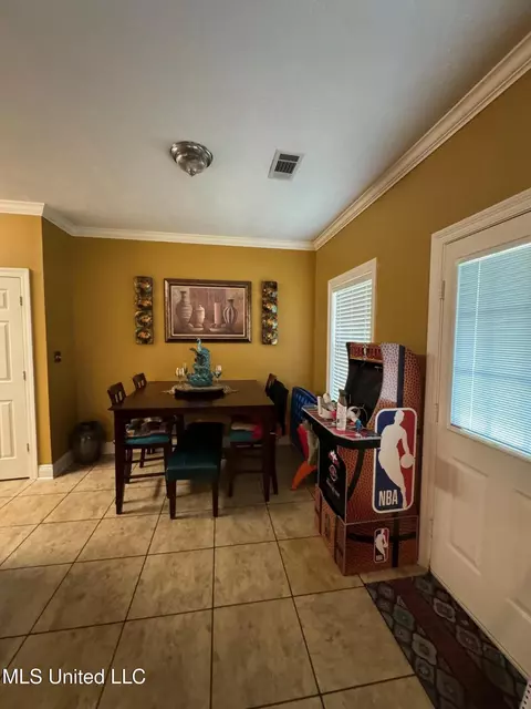 124 Delmar St, Jackson, MS 39213 photo 3