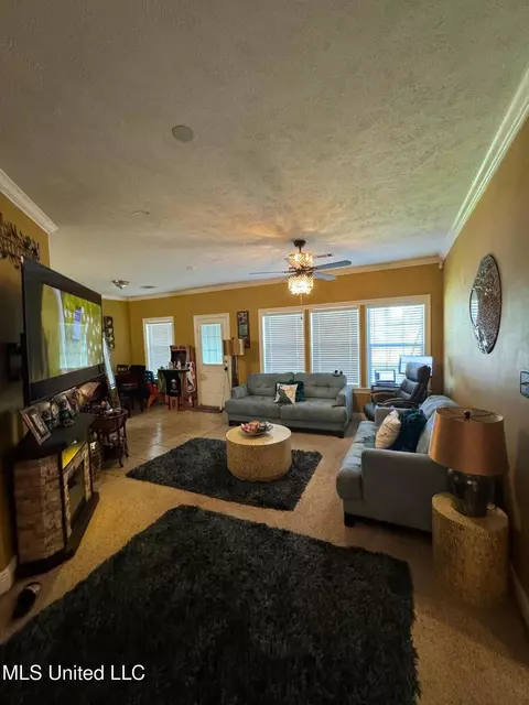 124 Delmar St, Jackson, MS 39213 photo 2