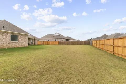 Exterior - 962 Glenwild Cir, Canton, MS 39046 photo 5 of 6