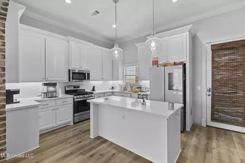 Kitchen - 962 Glenwild Cir, Canton, MS 39046 photo 1 of 2