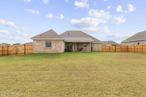 Exterior - 962 Glenwild Cir, Canton, MS 39046 photo 4 of 6