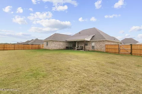 Exterior - 962 Glenwild Cir, Canton, MS 39046 photo 3 of 6