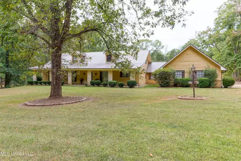 133 Stratford Dr, Jackson, MS 39212 photo 1
