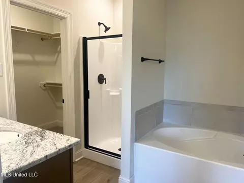 Bath - 11 Bear Point Way, Long Beach, MS 39560 photo 2 of 3