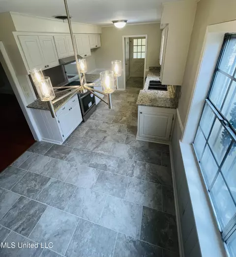 107 N Temple Rd, Natchez, MS 39120 photo 5