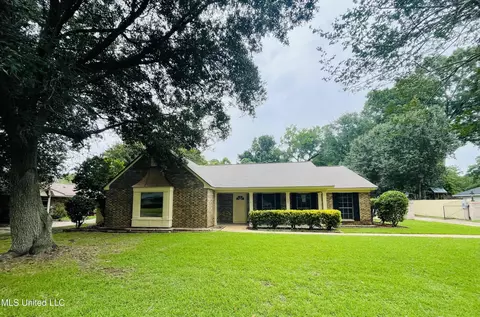 107 N Temple Rd, Natchez, MS 39120