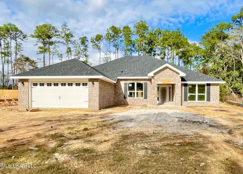 6268 Emerald Lake Dr, Biloxi, MS 39532
