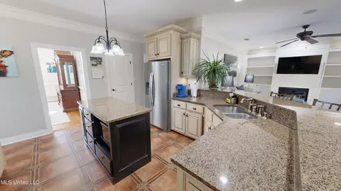 Kitchen - 2922 Grove Meadows Dr, Nesbit, MS 38651 photo 2 of 4