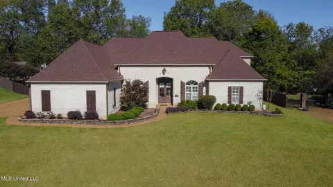 2922 Grove Meadows Dr, Nesbit, MS 38651