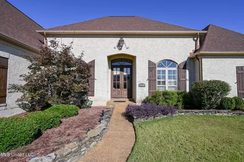 Exterior - 2922 Grove Meadows Dr, Nesbit, MS 38651 photo 3 of 5
