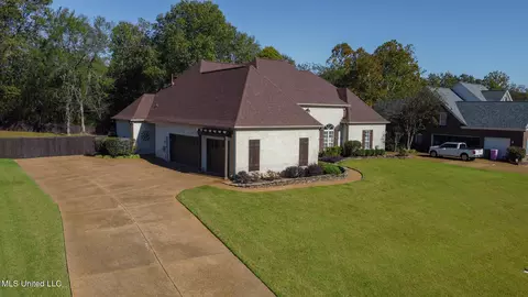 Exterior - 2922 Grove Meadows Dr, Nesbit, MS 38651 photo 2 of 5