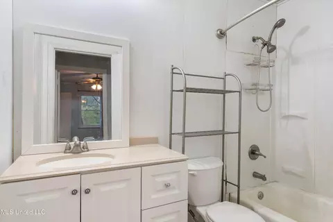 Bath - 6375 Arkabutla Rd, Coldwater, MS 38618 photo 2 of 2