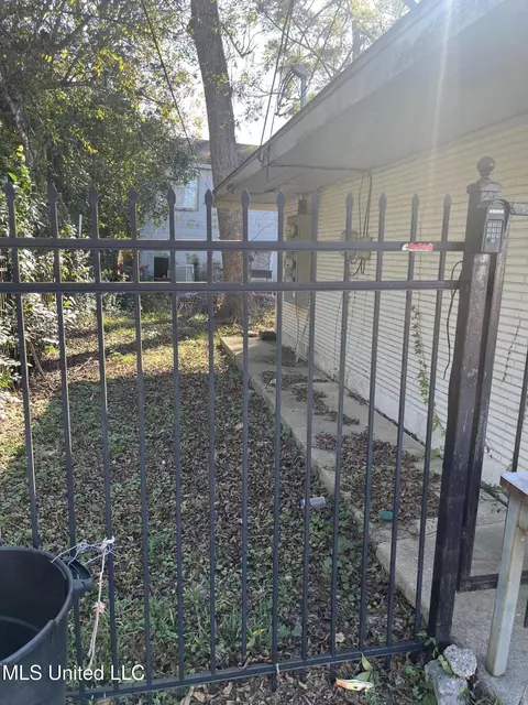 204 Hartfield St, Jackson, MS 39216 photo 3