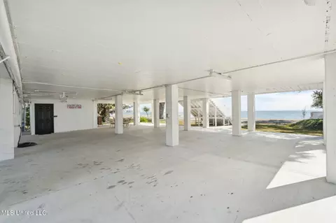 Exterior - 839 E Beach Blvd, Long Beach, MS 39560 photo 9 of 10